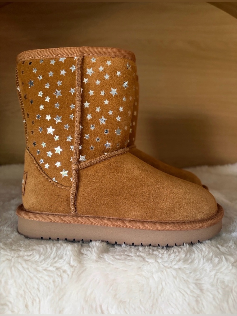 ✨$35✨Koolaburra by UGG Toddler Koola Short Stars Boots | Chestnut | 8 (NIB)